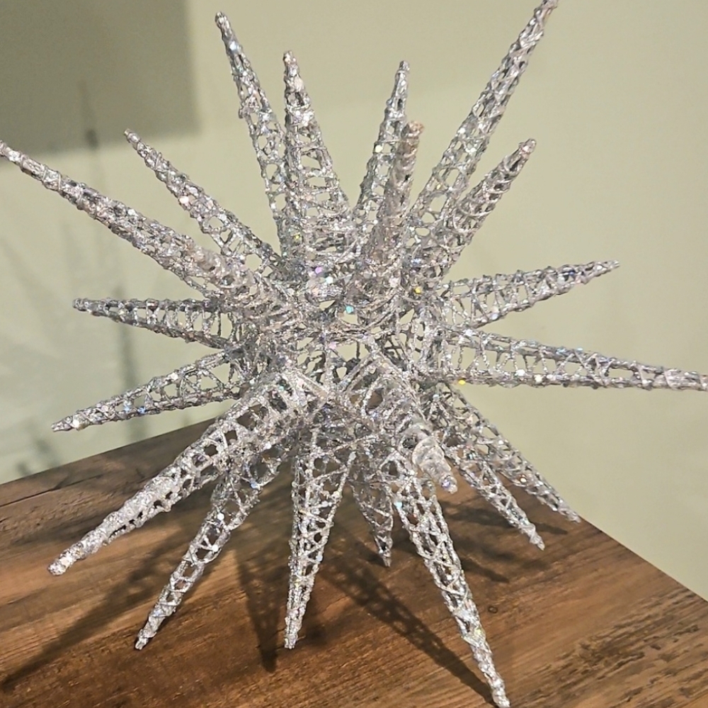 PIER 1 Oversized Large Mettalic Silver Sequin Sparkle Starburst Home Decor. - Picture 2 of 5